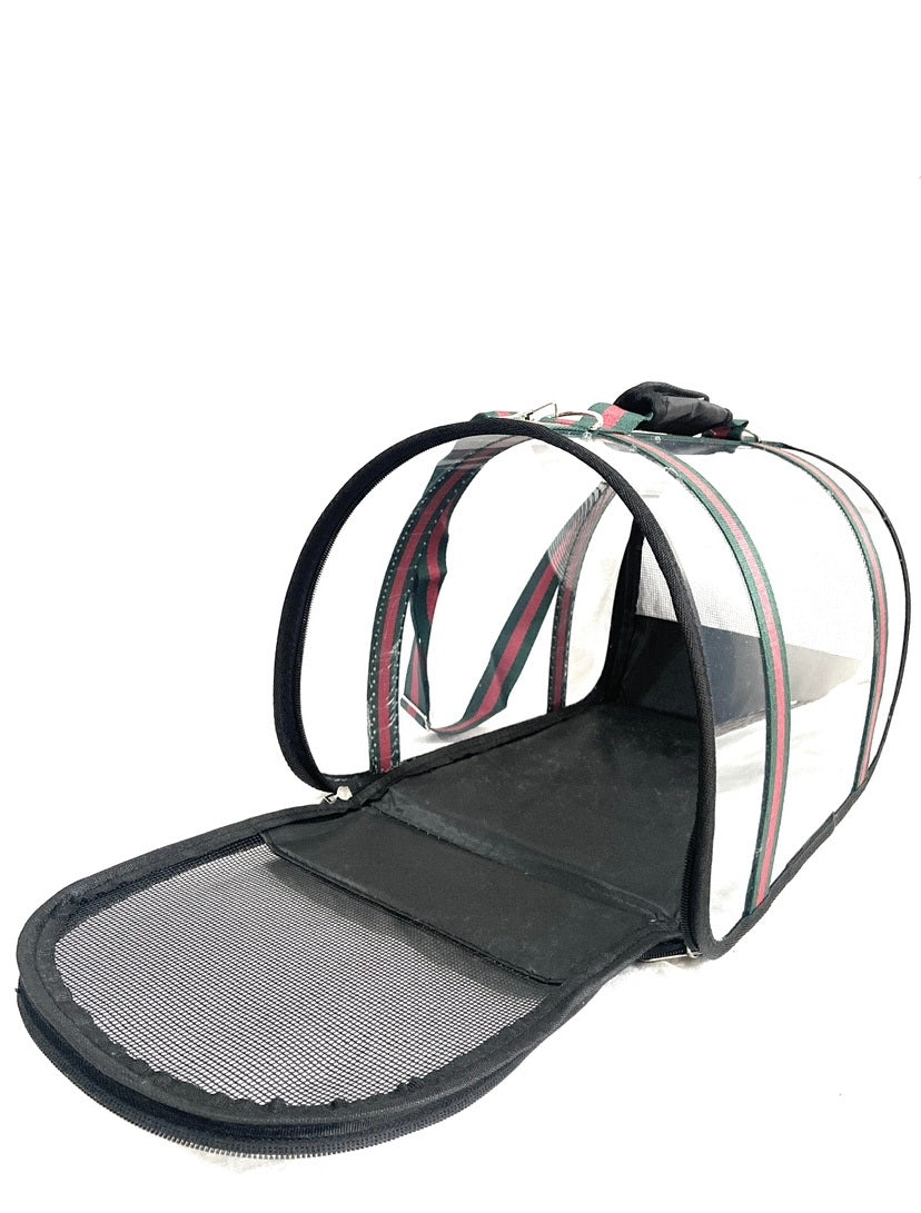 Guchi Carrier